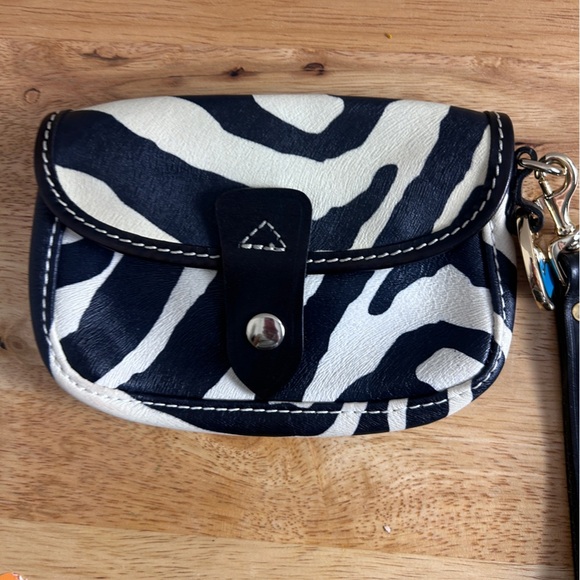 Dooney & Bourke Black and White Clutch - Picture 1 of 4